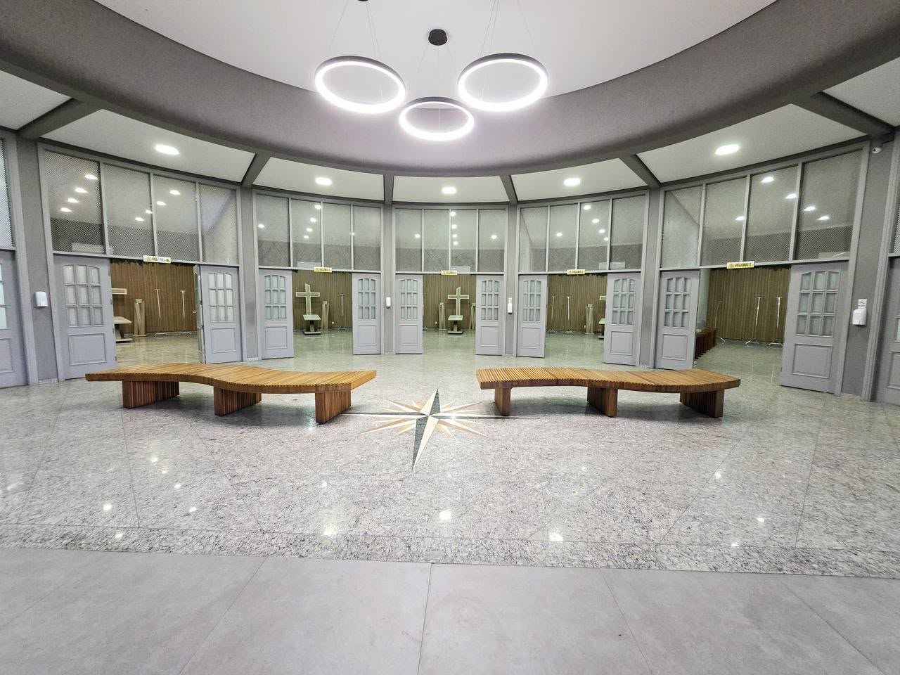 Sala de velório com ambiente acolhedor no Valle dos Reis SP